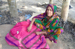 s300_Bangladesh-AC-widow-960