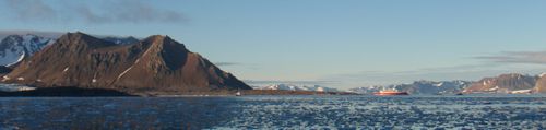 Ships passing in the night? If only ... One of them has been above our buoy for more than 24 hours now ...
