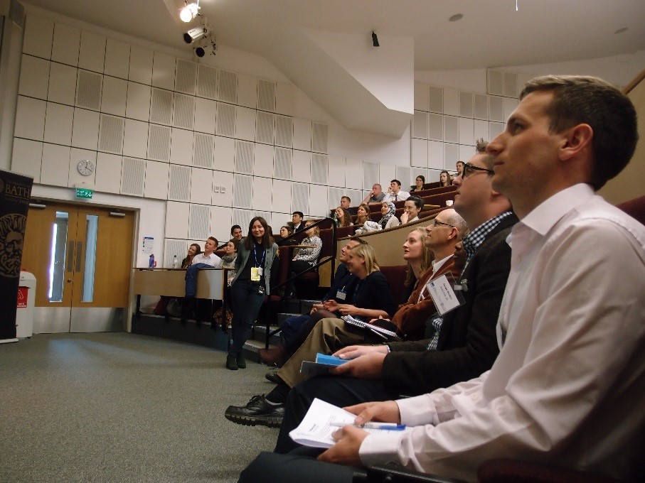 The Wetskills jury listens attentively to the team’s presentations.